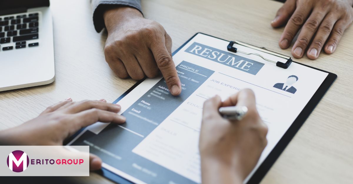 How to Write a Resume: Tips and Checklist